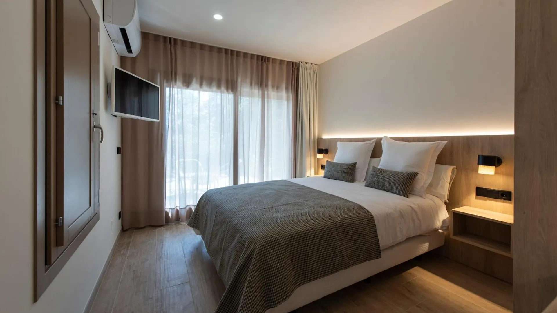 ***  Mas Pere Pau Hotel Besalu Spain