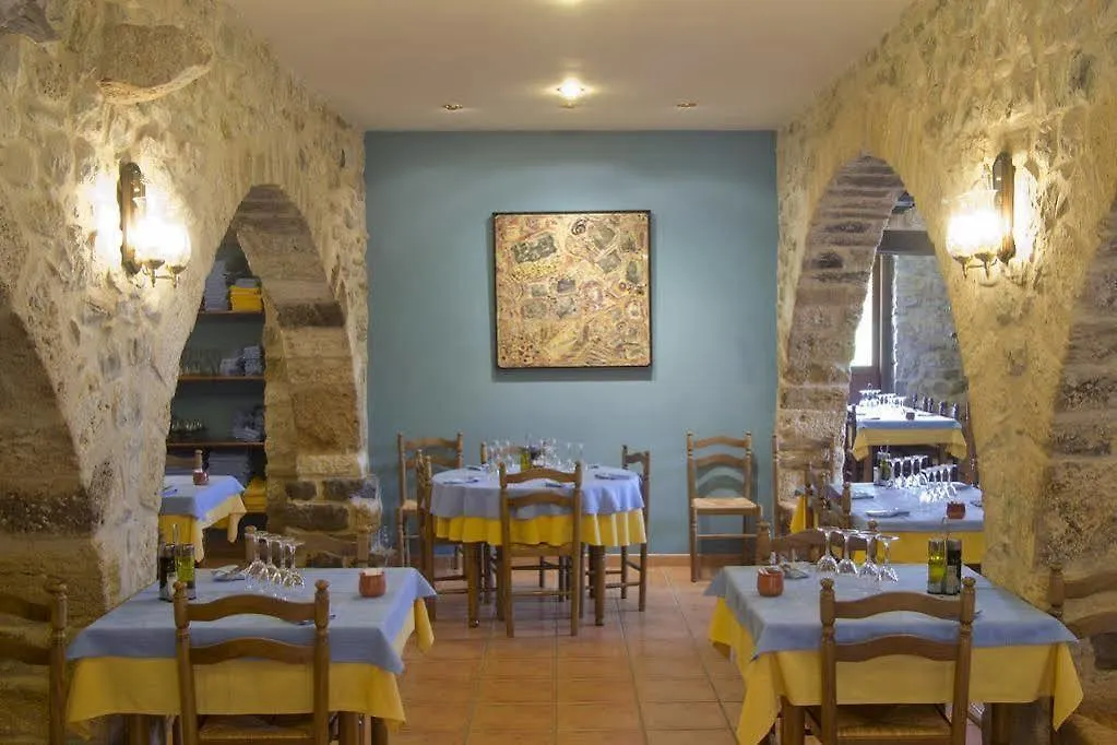 Mas Pere Pau Hotel Besalu